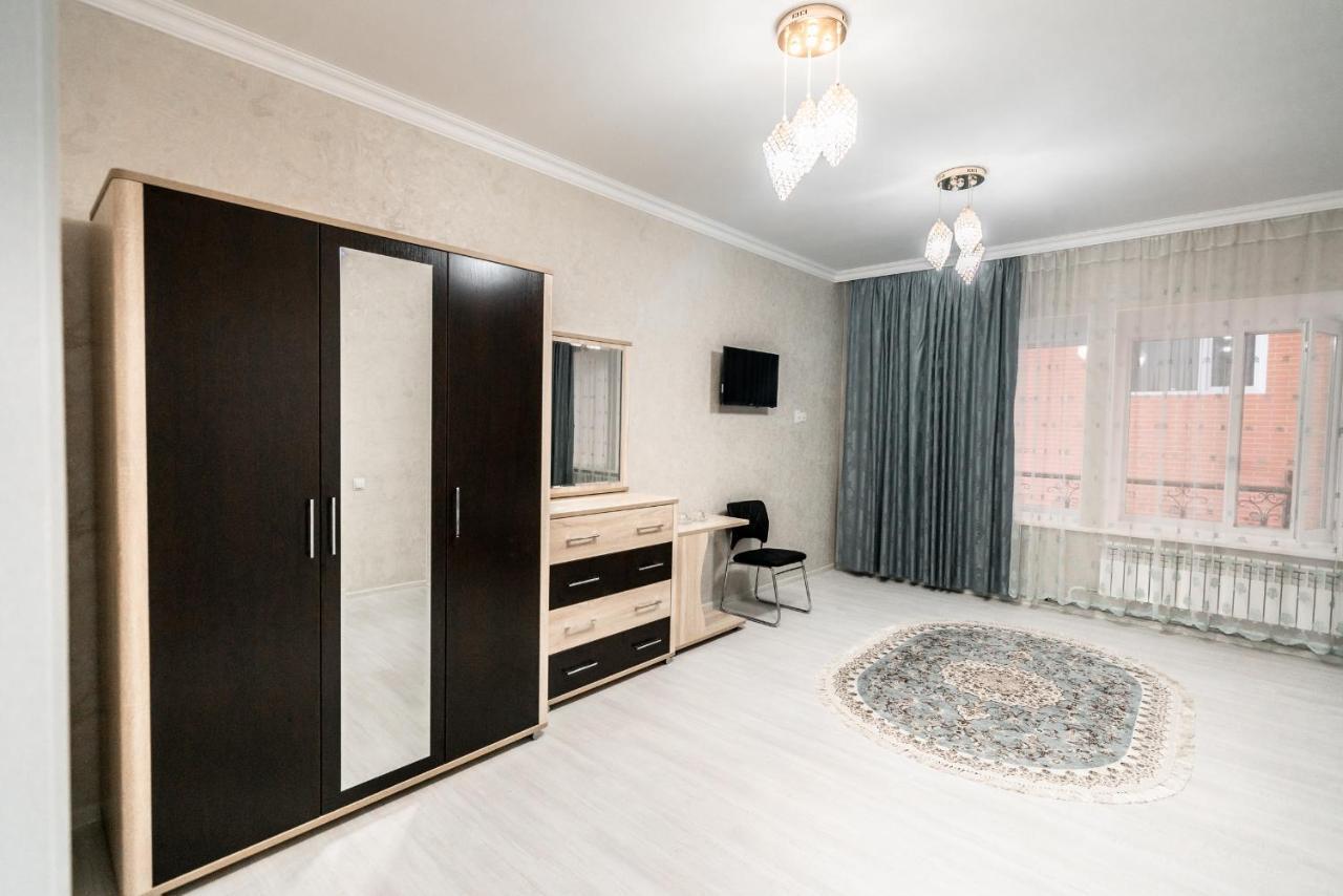 Mixx Hotel Karakol Bagian luar foto