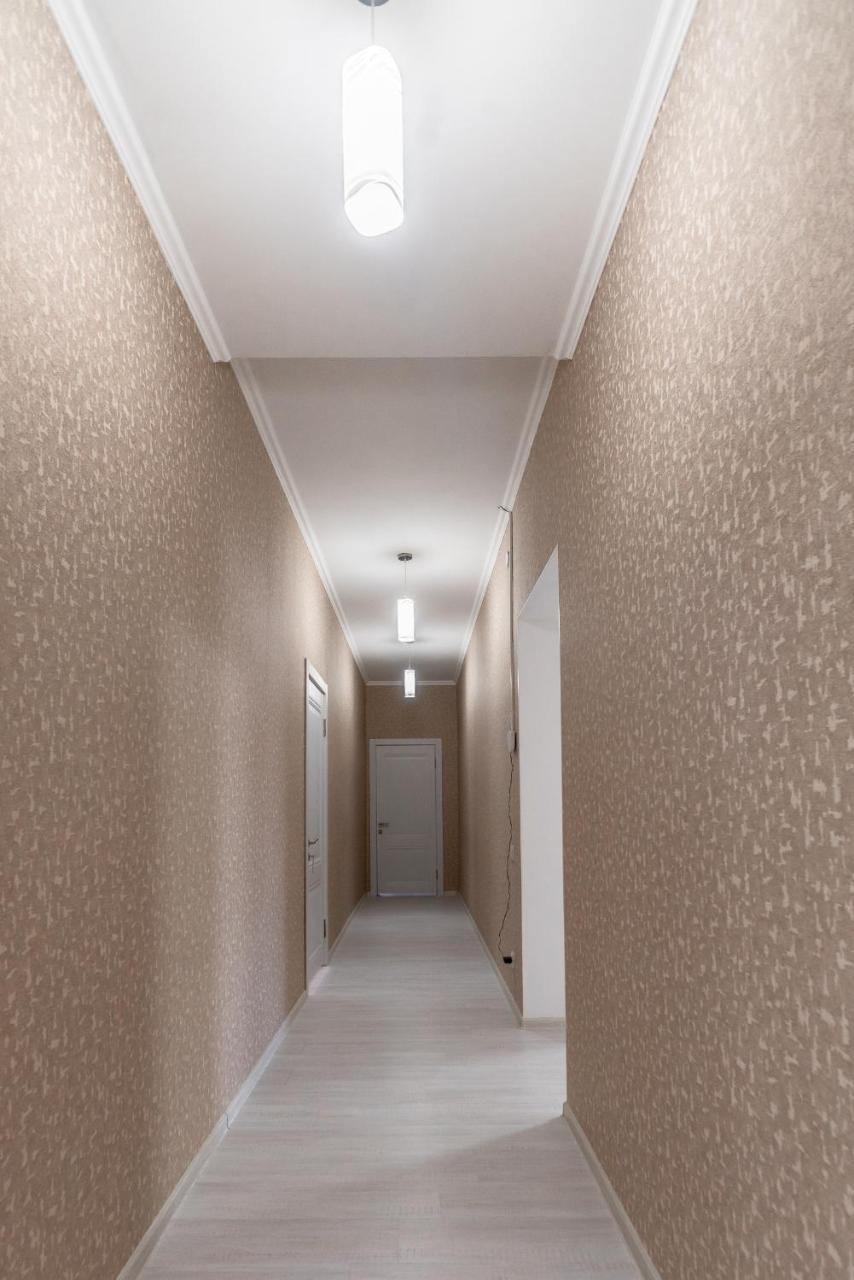 Mixx Hotel Karakol Bagian luar foto