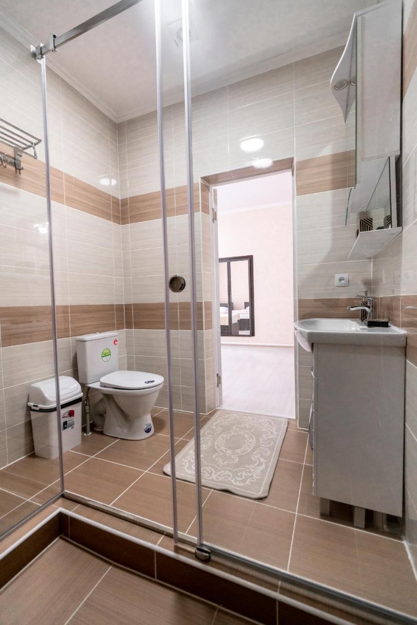 Mixx Hotel Karakol Bagian luar foto