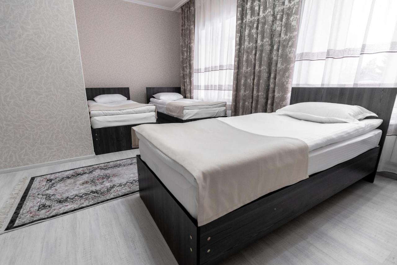 Mixx Hotel Karakol Bagian luar foto
