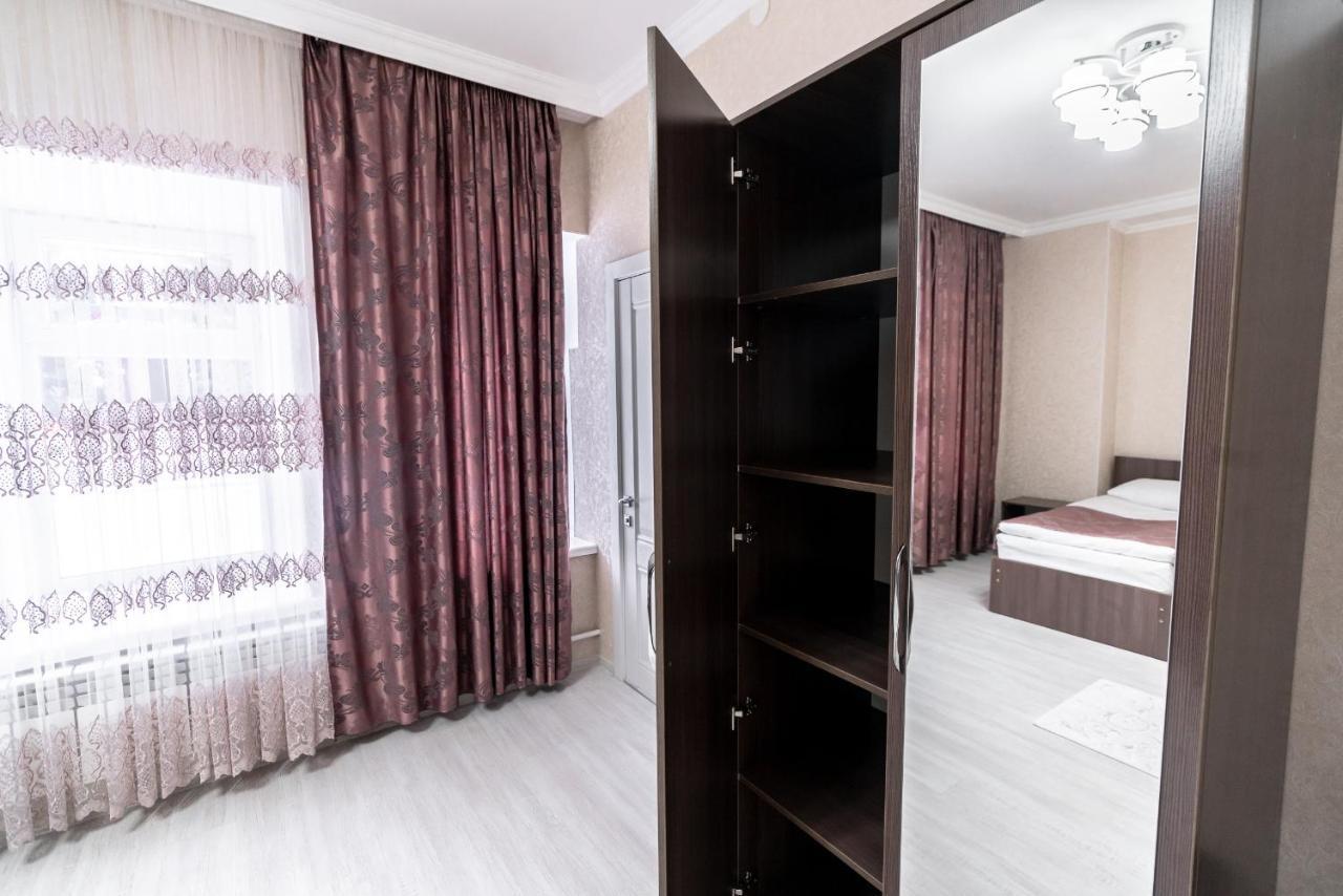 Mixx Hotel Karakol Bagian luar foto