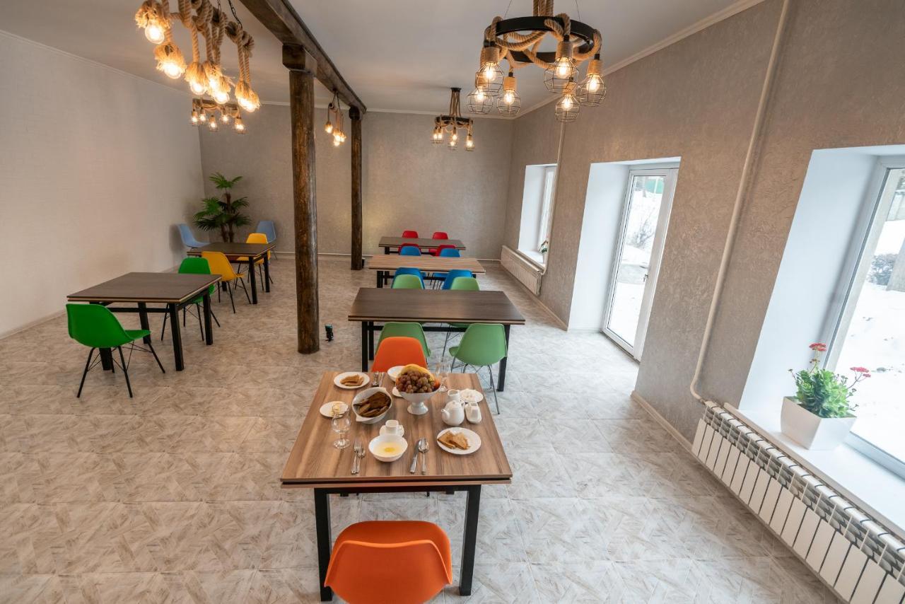 Mixx Hotel Karakol Bagian luar foto