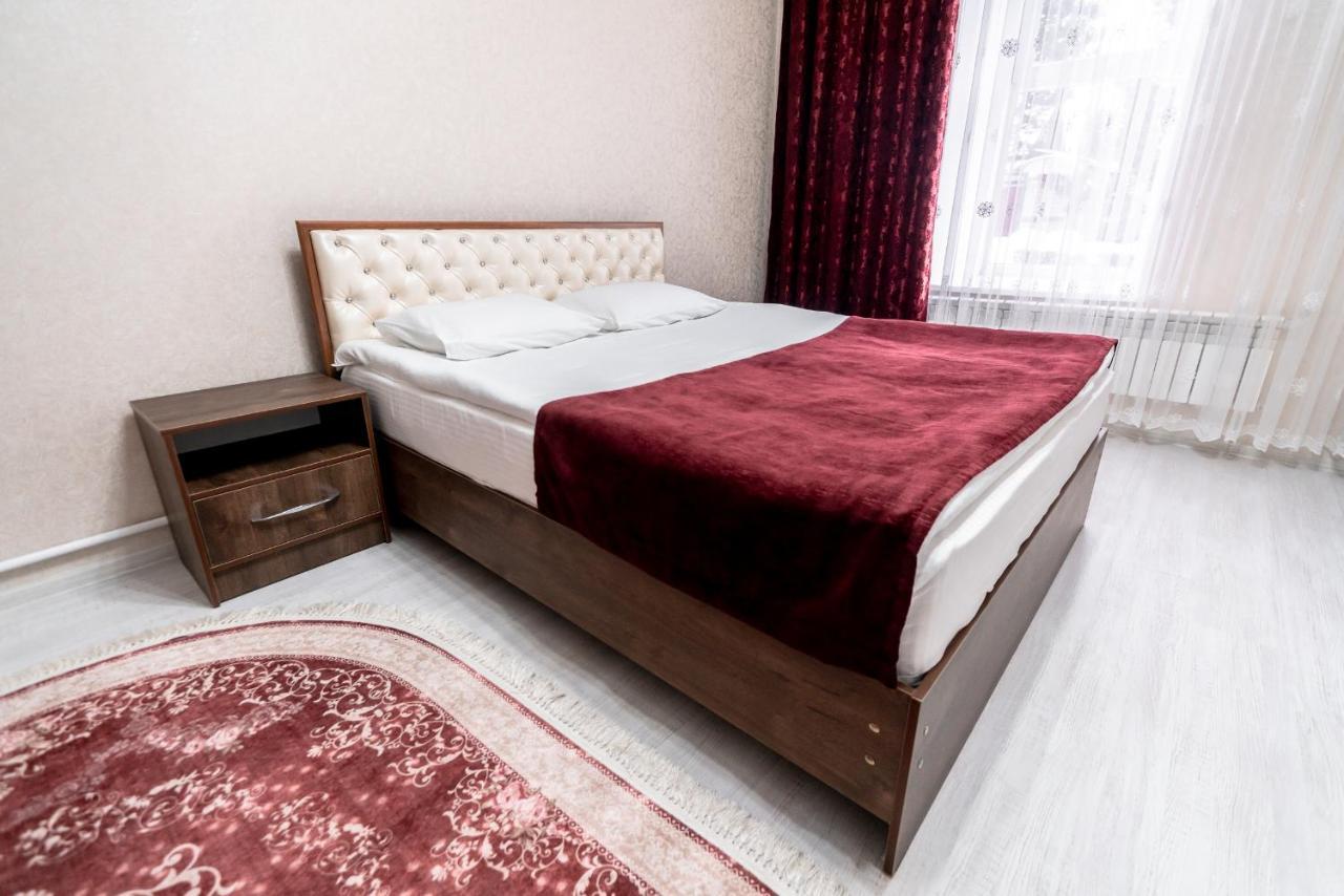 Mixx Hotel Karakol Bagian luar foto