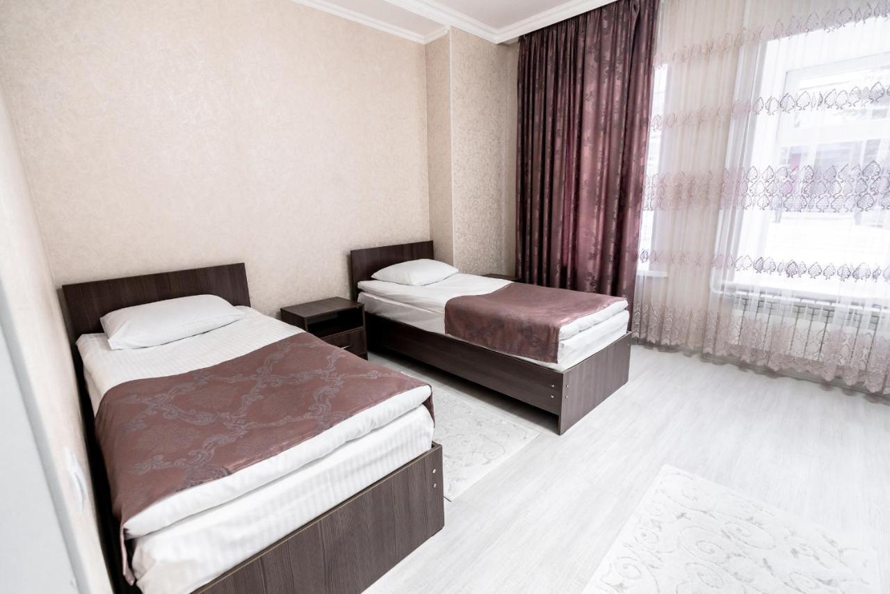 Mixx Hotel Karakol Bagian luar foto